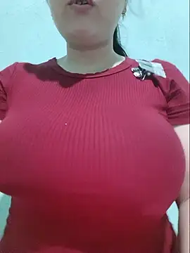Shiny Babe online show from May 17, 2026, 5:49 am