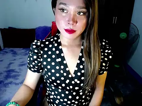 Urassiansweetcummer online show from November 1, 2025, 1:51 am