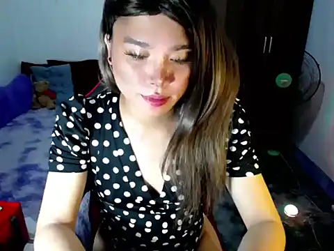 Urassiansweetcummer online show from March 26, 2026, 5:35 am