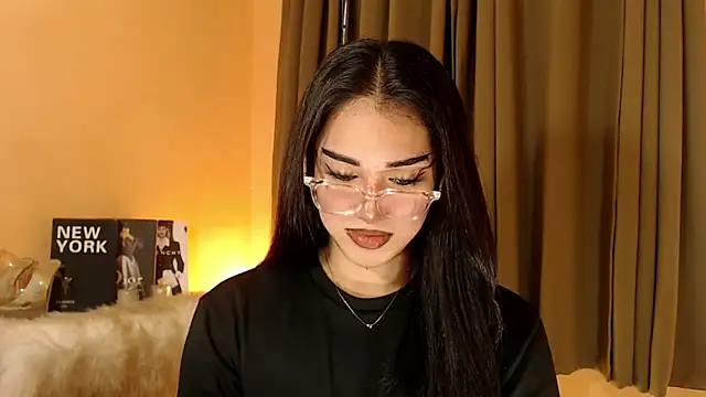 Snapshot of magnificent_kitana chatting on October 13, 2025, 6:02 am magnificent kitana online show from October 13, 2025, 6:02 am