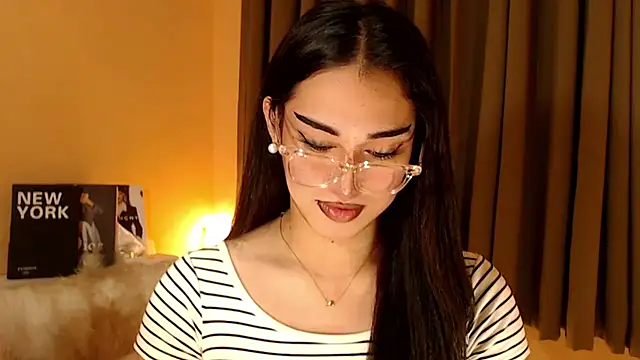 Snapshot of magnificent_kitana chatting on October 19, 2025, 1:23 pm magnificent kitana online show from October 19, 2025, 1:23 pm