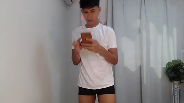 shokolet 2001 online show from December 5, 2025, 3:48 am