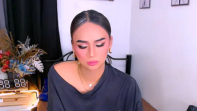 Zialustts online show from March 6, 2026, 1:07 pm