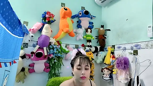 emgaixinhngoan online show from October 30, 2025, 3:24 pm