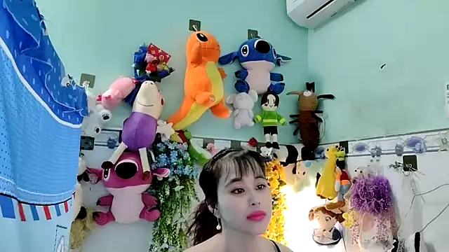 emgaixinhngoan online show from October 31, 2025, 3:29 am