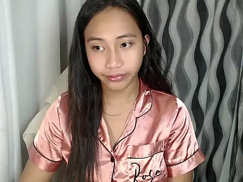 Snapshot of sweetiie_caren chatting on June 19, 2026, 1:43 am sweetiie caren online show from June 19, 2026, 1:43 am