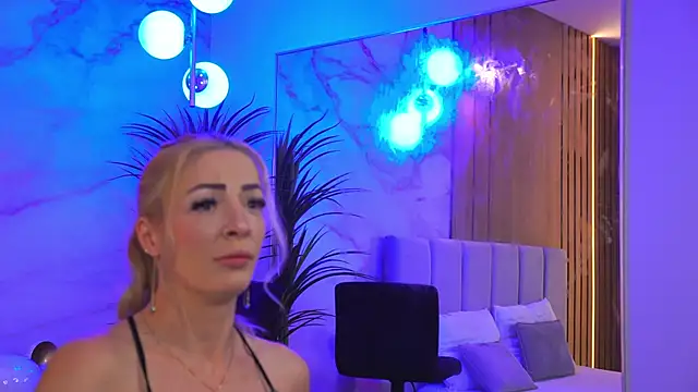 Izabellle02 online show from March 23, 2026, 5:00 am