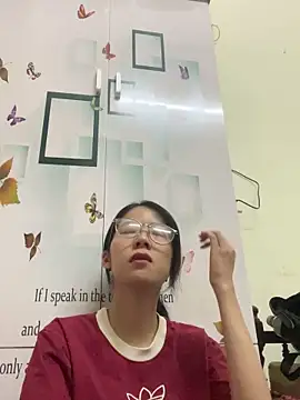 meomeo2k6 online show from October 29, 2025, 1:46 pm