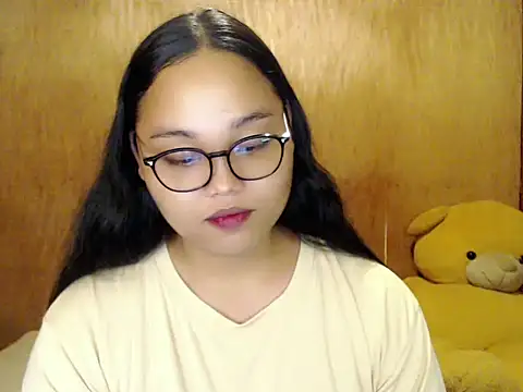 Snapshot of _Lylia chatting on September 12, 2025, 4:18 pm  Lylia online show from September 12, 2025, 4:18 pm