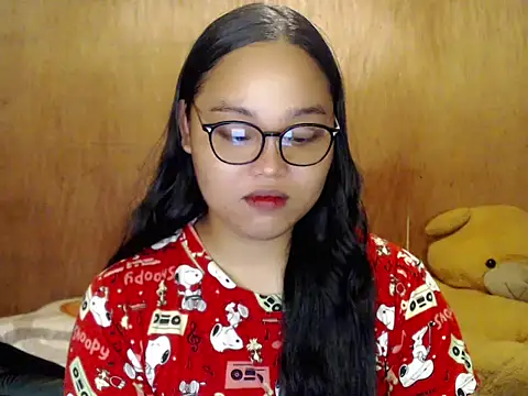 Snapshot of _Lylia chatting on October 31, 2025, 9:27 pm  Lylia online show from October 31, 2025, 9:27 pm