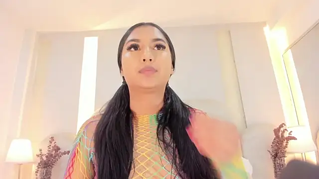 SalomeeBell online show from September 18, 2025, 8:33 pm