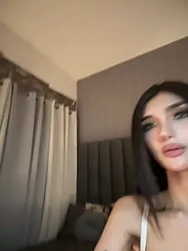 Snapshot of EmeraldGreyson chatting on March 23, 2026, 9:35 am EmeraldGreyson online show from March 23, 2026, 9:35 am