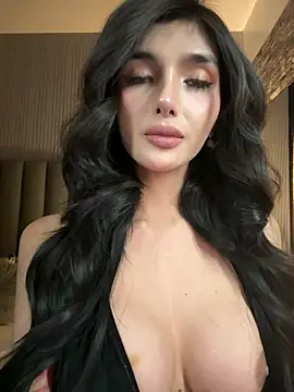 Snapshot of EmeraldGreyson chatting on April 14, 2026, 7:58 am EmeraldGreyson online show from April 14, 2026, 7:58 am