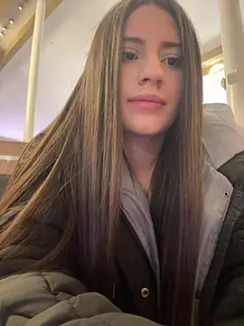 Isabella21  online show from April 21, 2026, 1:42 am