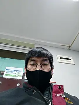 Koreanjjc online show from February 3, 2026, 6:46 pm