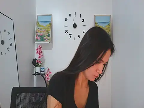 anne smithe online show from November 5, 2025, 1:33 pm