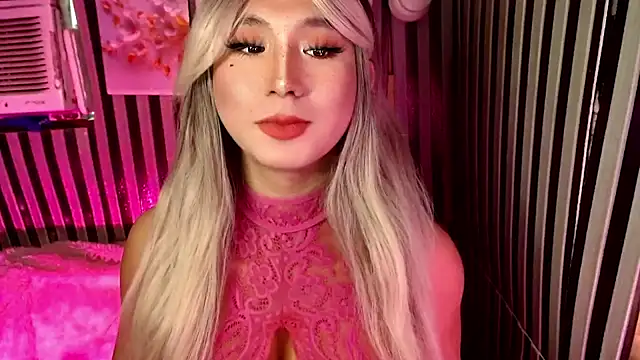 UrhotlucyTS online show from March 21, 2026, 7:02 am