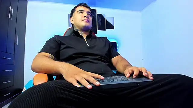 thiago  cp01 online show from February 25, 2026, 5:28 am