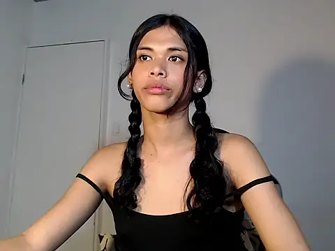 urcurlydiva online show from November 24, 2025, 7:30 am