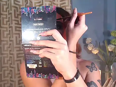 AleinaCroft online show from April 17, 2026, 1:03 pm