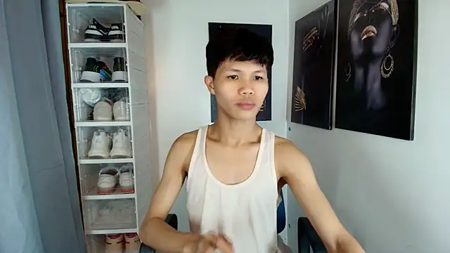 crazyasiantwink online show from November 22, 2025, 5:23 pm