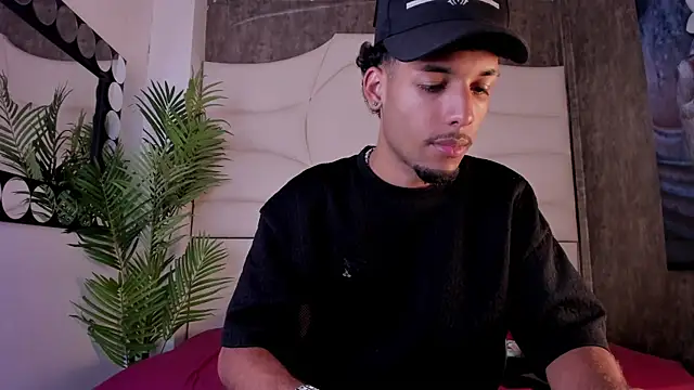 Thiagoferreti online show from November 12, 2025, 7:46 pm