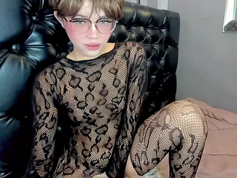 rian shemale online show from October 27, 2025, 7:51 pm