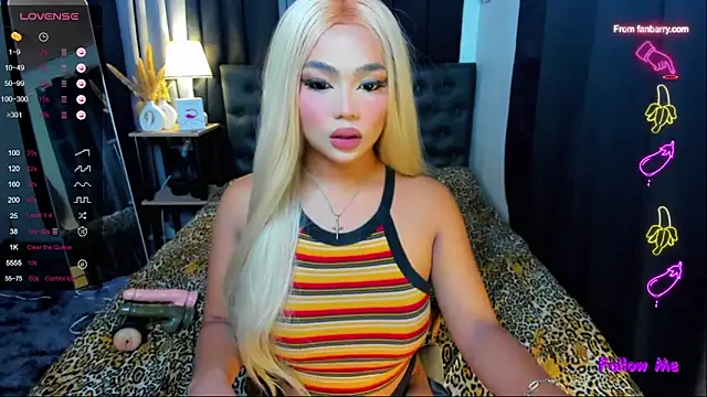 Snapshot of ScarletgraysonX chatting on September 24, 2025, 4:49 am ScarletgraysonX online show from September 24, 2025, 4:49 am