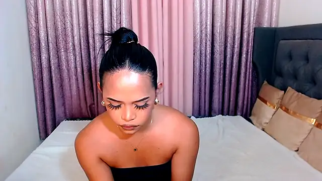 Lorainnelustts online show from October 28, 2025, 3:10 am