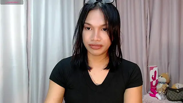 Snapshot of Herbielustts chatting on November 27, 2025, 1:46 pm Herbielustts online show from November 27, 2025, 1:46 pm