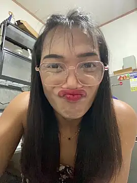 Snapshot of Herbielustts chatting on March 8, 2026, 2:21 pm Herbielustts online show from March 8, 2026, 2:21 pm