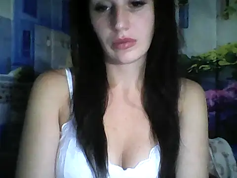 Qinini online show from September 8, 2025, 7:02 pm