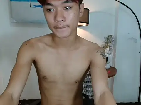 Snapshot of ur_little_secret chatting on October 5, 2025, 12:36 pm ur little secret online show from October 5, 2025, 12:36 pm