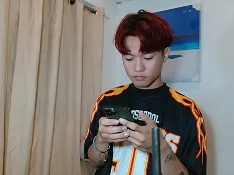 Snapshot of ur_little_secret chatting on October 13, 2025, 2:39 pm ur little secret online show from October 13, 2025, 2:39 pm