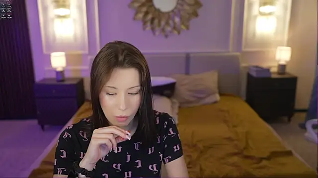 Selena Glow online show from September 29, 2025, 6:24 pm