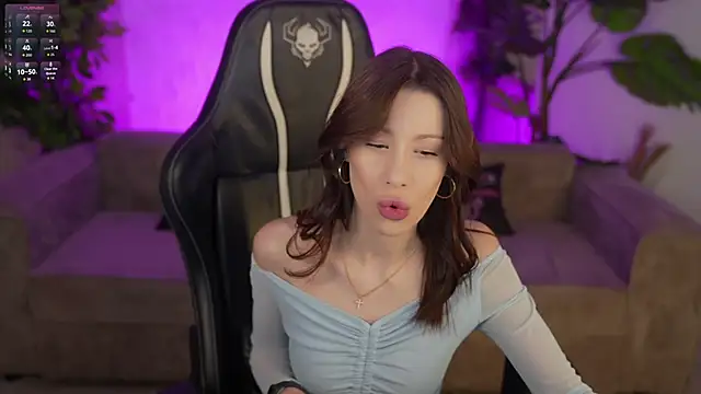 Selena Glow online show from February 9, 2026, 11:42 pm