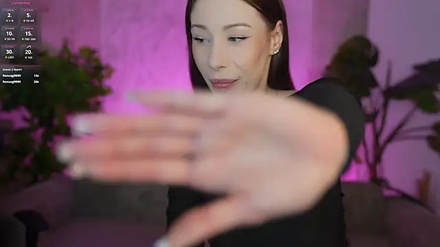 Selena Glow online show from April 2, 2026, 6:16 pm