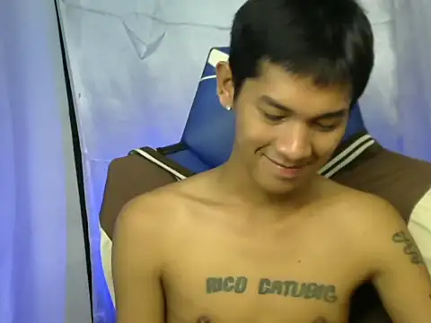 Snapshot of riks_tyler chatting on October 19, 2025, 7:36 pm riks tyler online show from October 19, 2025, 7:36 pm