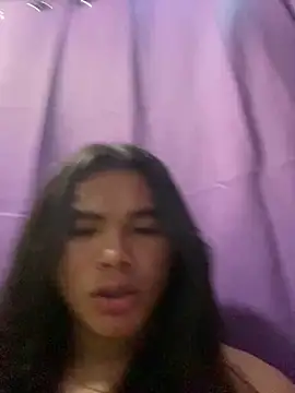 urgirljane online show from April 28, 2026, 3:22 am