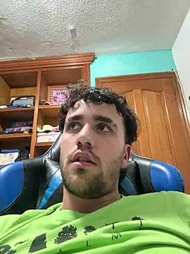 Snapshot of aavrdvh33 chatting on April 11, 2026, 10:47 pm aavrdvh33 online show from April 11, 2026, 10:47 pm