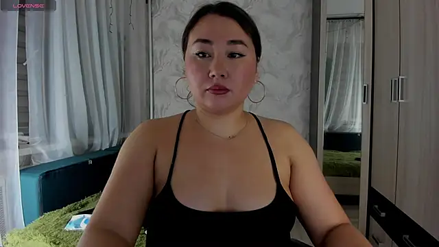 emilia mur online show from June 22, 2026, 6:16 pm