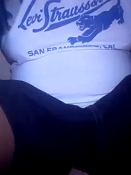 Snapshot of OnlyMoneyIwanT chatting on October 5, 2025, 7:56 pm OnlyMoneyIwanT online show from October 5, 2025, 7:56 pm