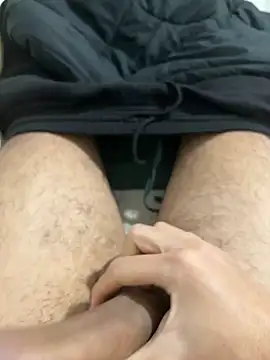 Lapampara0 online show from February 4, 2026, 11:42 pm