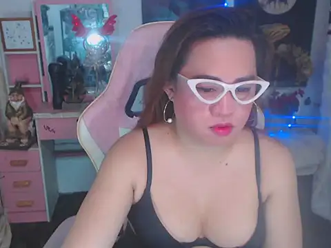 UrMistressDolly online show from October 12, 2025, 4:55 am