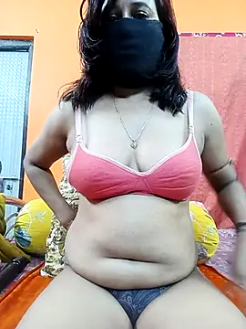 Hotpuja25 online show from November 9, 2025, 4:00 am