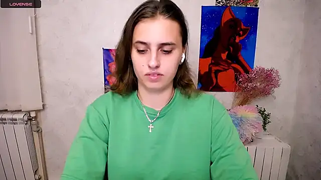 AmandaDimond  online show from September 20, 2025, 1:01 pm