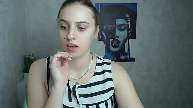 AmandaDimond  online show from November 8, 2025, 11:54 am