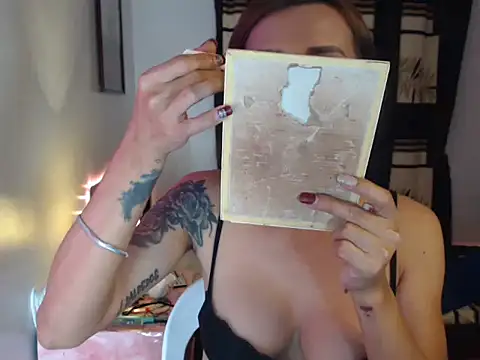 hottielicious slut69 online show from October 30, 2025, 12:17 pm