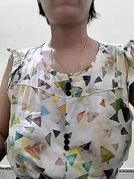 love sexy090 online show from May 12, 2026, 11:46 pm