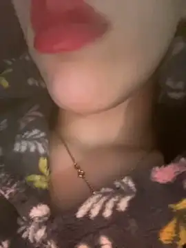 Mimisixo online show from November 3, 2025, 10:42 pm